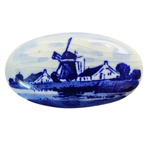 Delft Hollond Jewelry - Vintage Blue Delft Holland Hand Painted White Porcelain Brooch